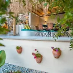 Villa Onya